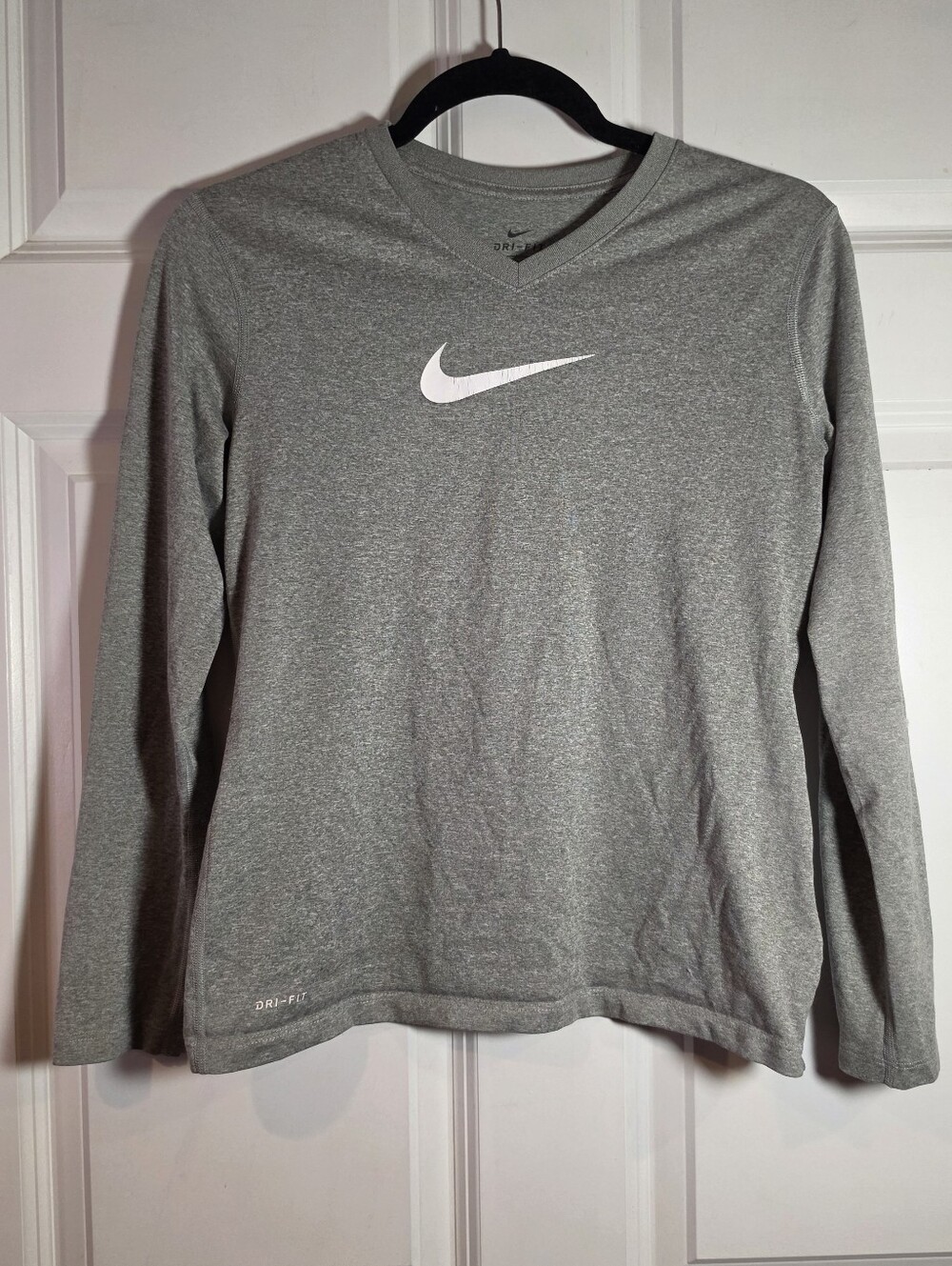 Nike Dri-FIT Long Sleeve V-Neck Shirt - Gray XL Youth